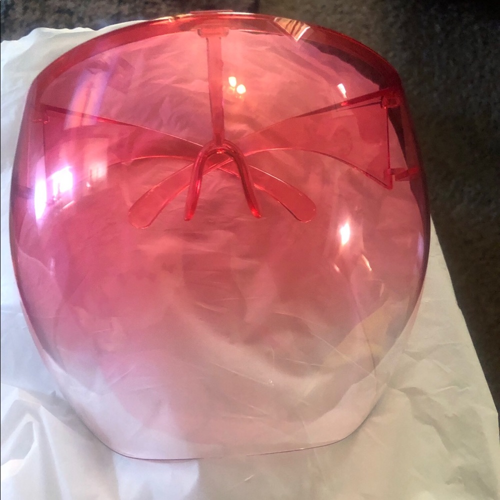 Face Shields - Picture 2 of 3